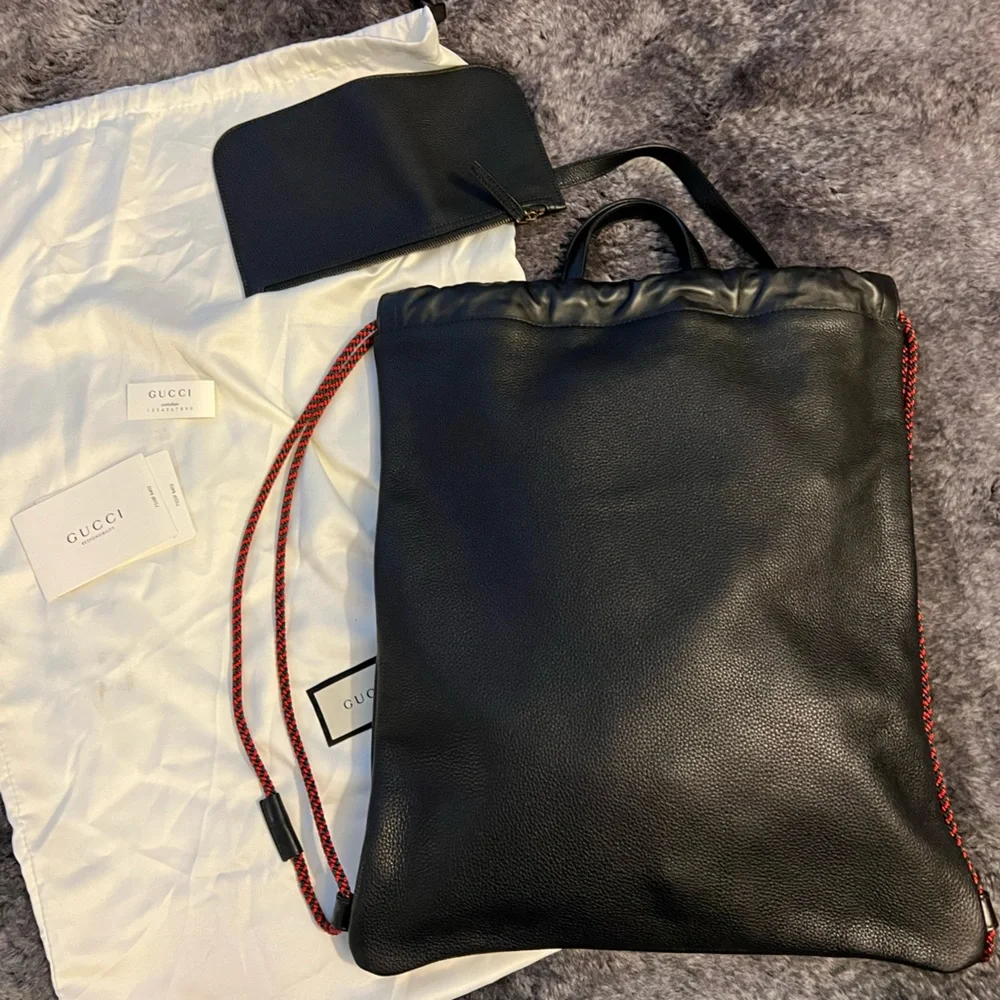 New GUCCI Logo Leather Drawstring Backpack - Picture 9 of 10